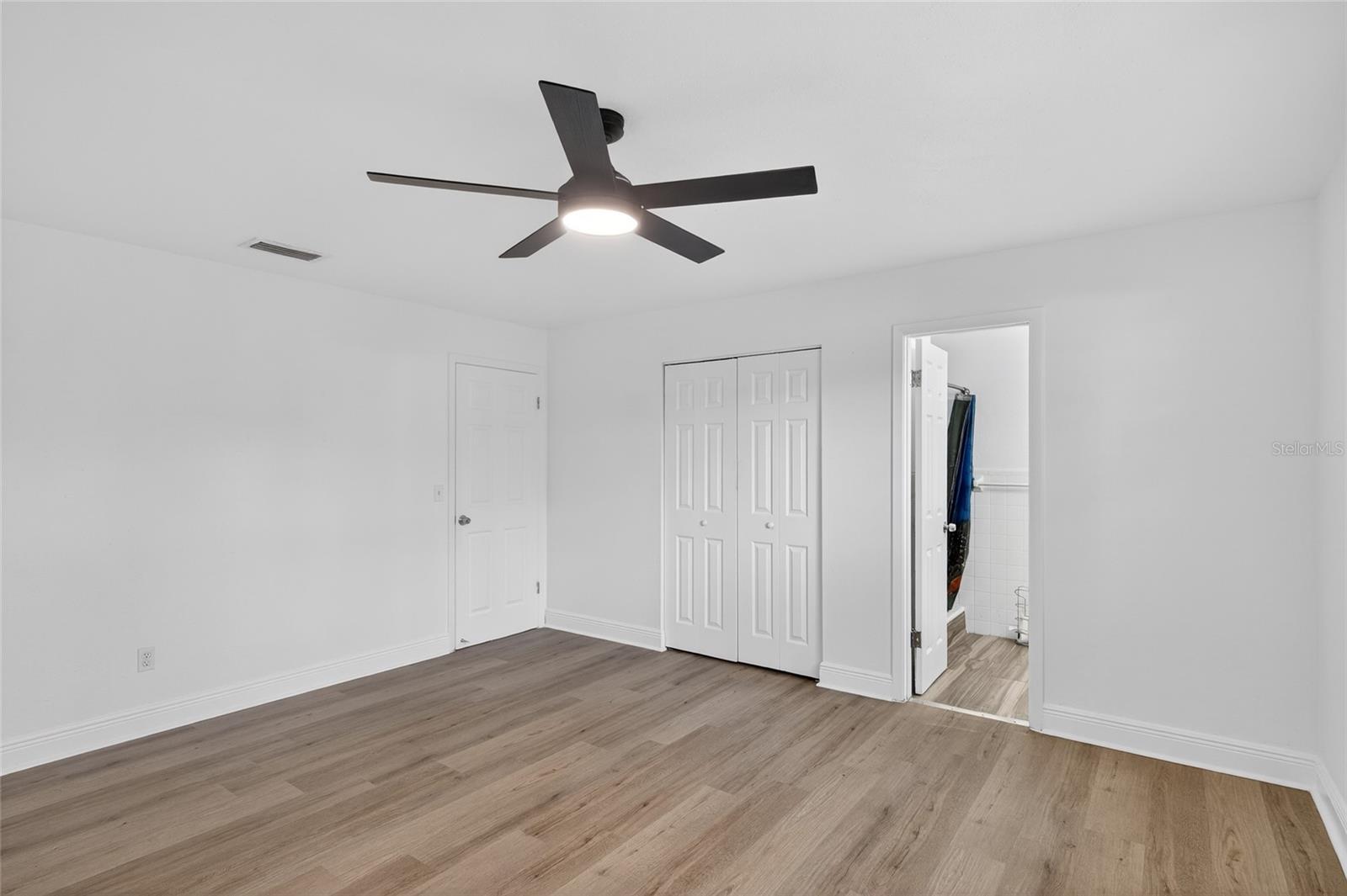 Image 19 of 33 For 4340 Rosehill Avenue