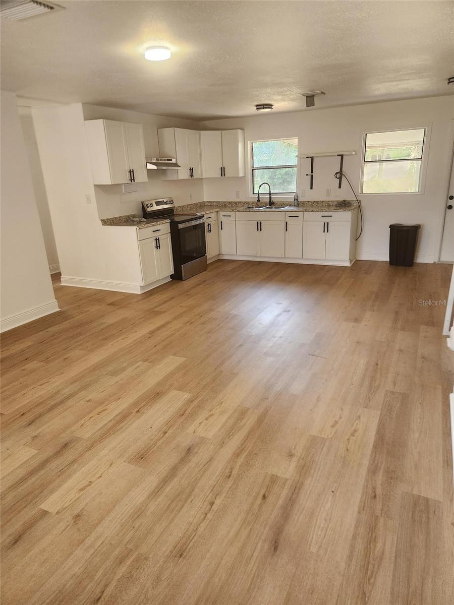 Image 2 of 8 For 4340 Rosehill Avenue