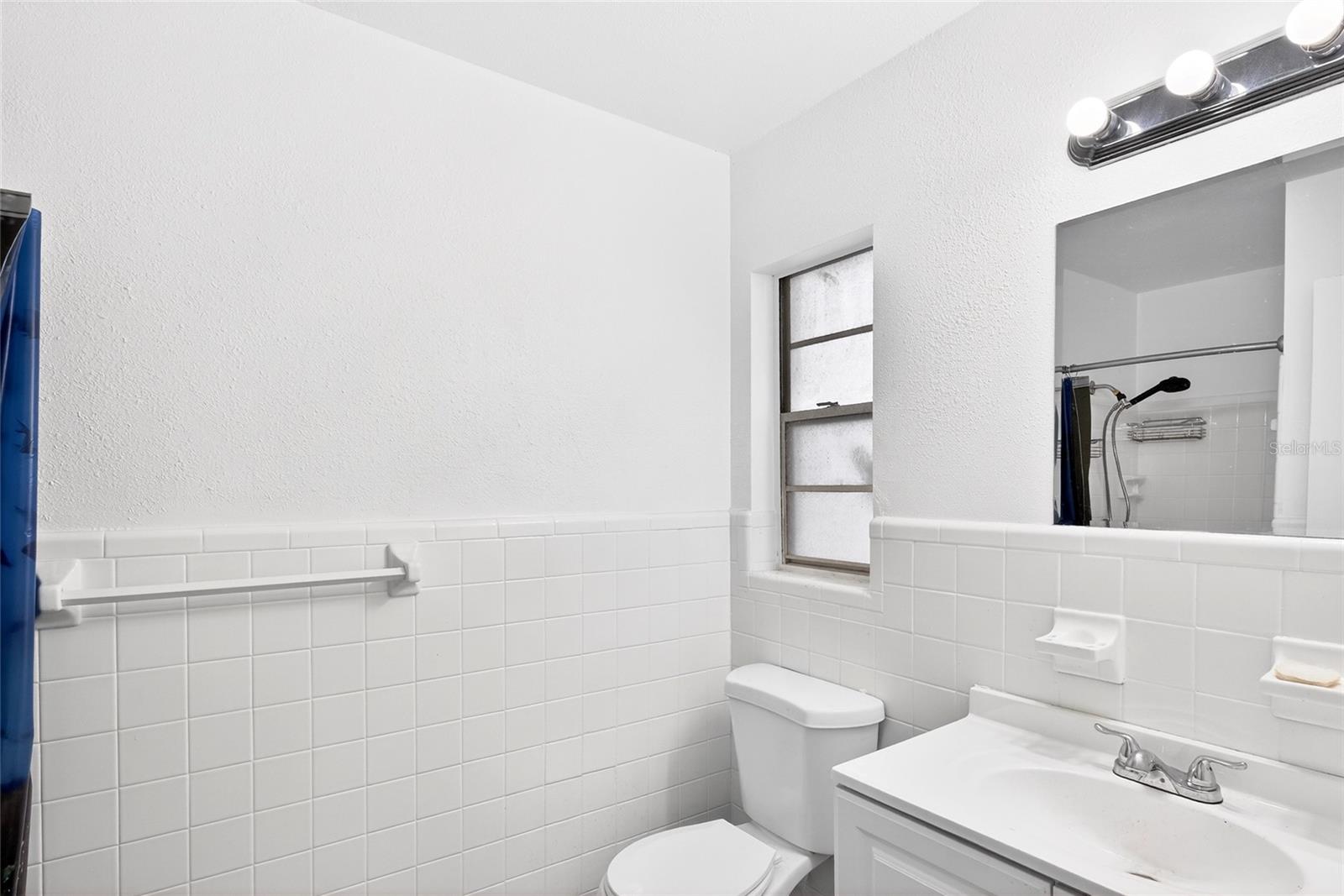 Image 21 of 33 For 4340 Rosehill Avenue