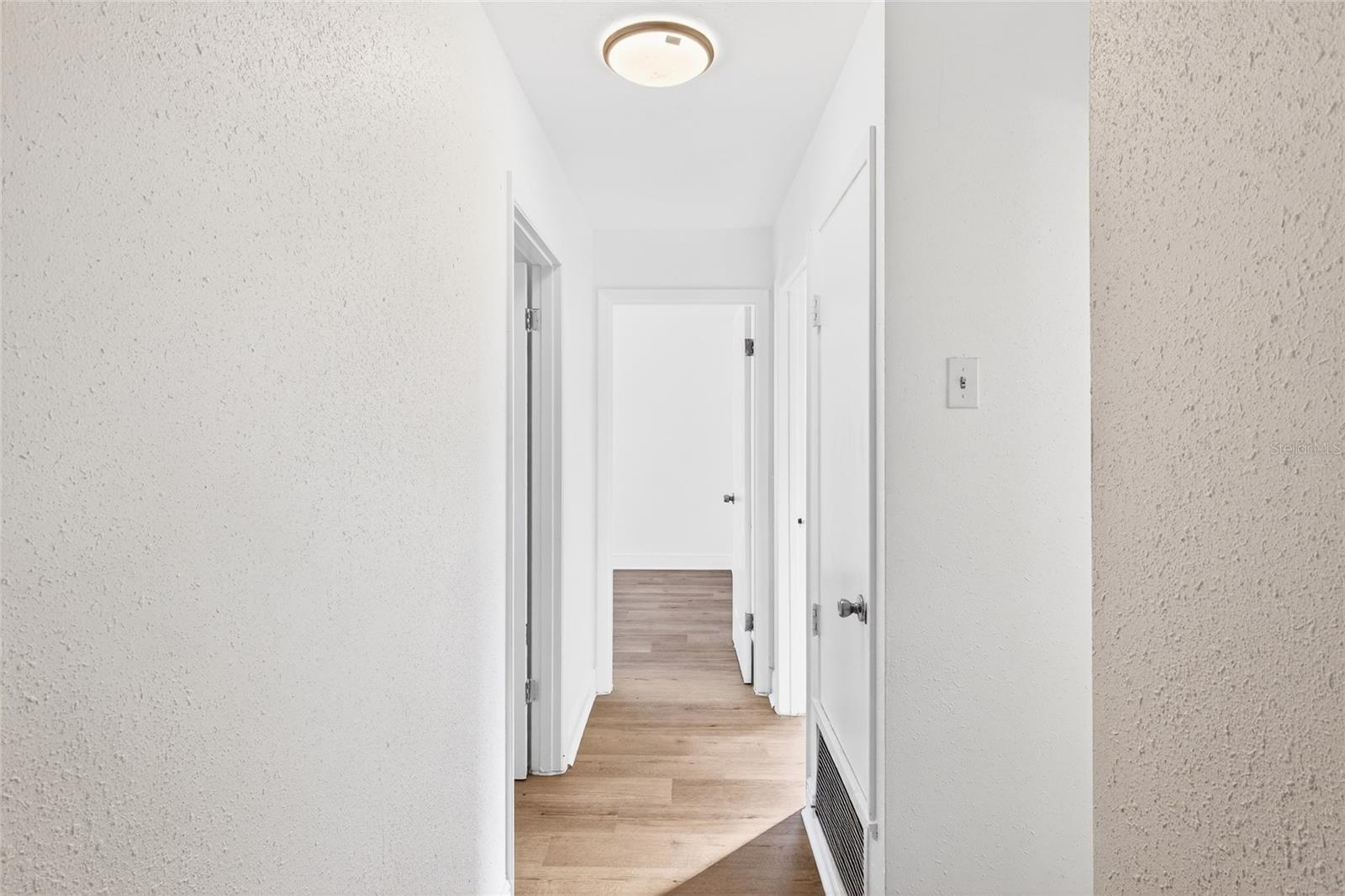 Image 22 of 33 For 4340 Rosehill Avenue