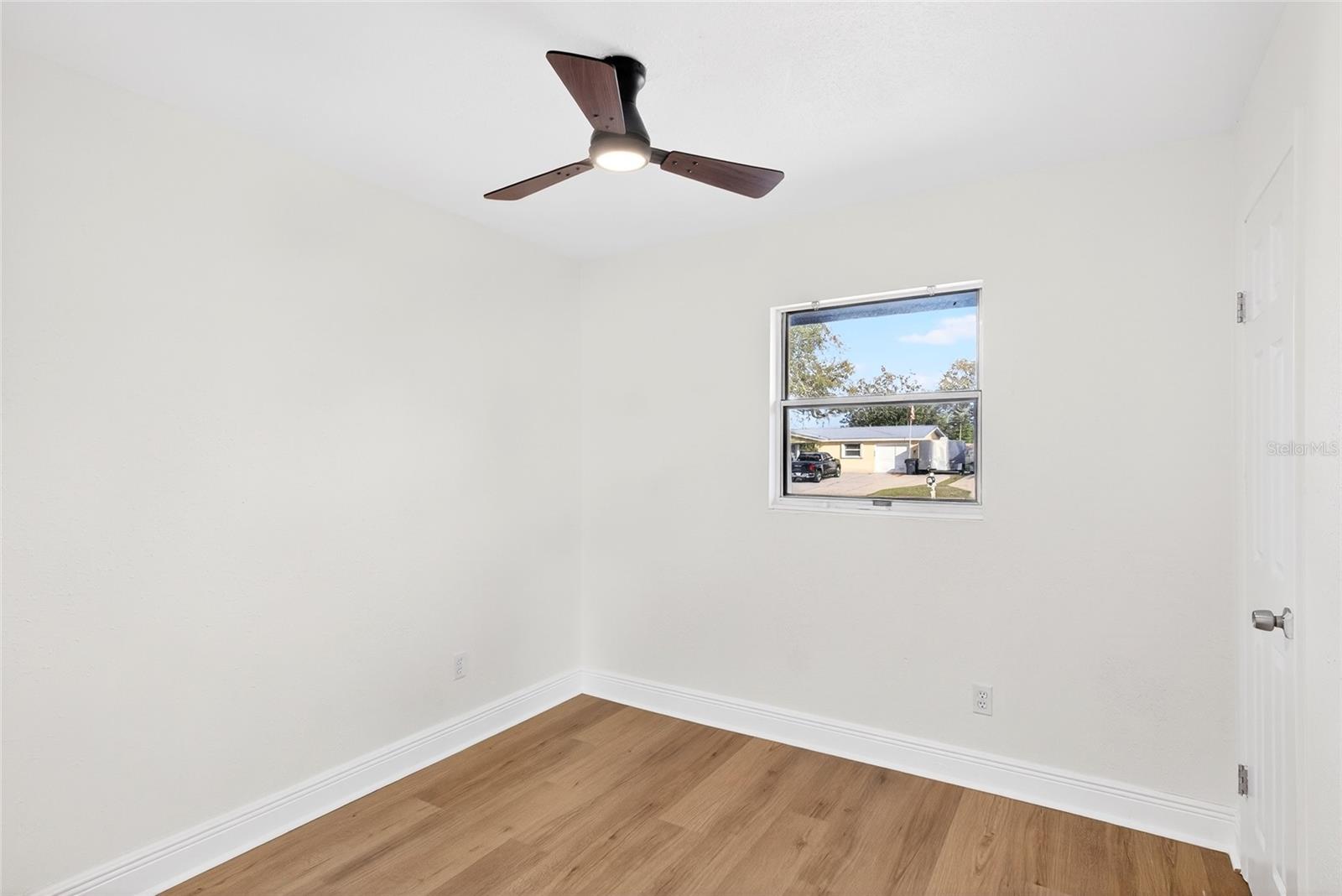 Image 24 of 33 For 4340 Rosehill Avenue