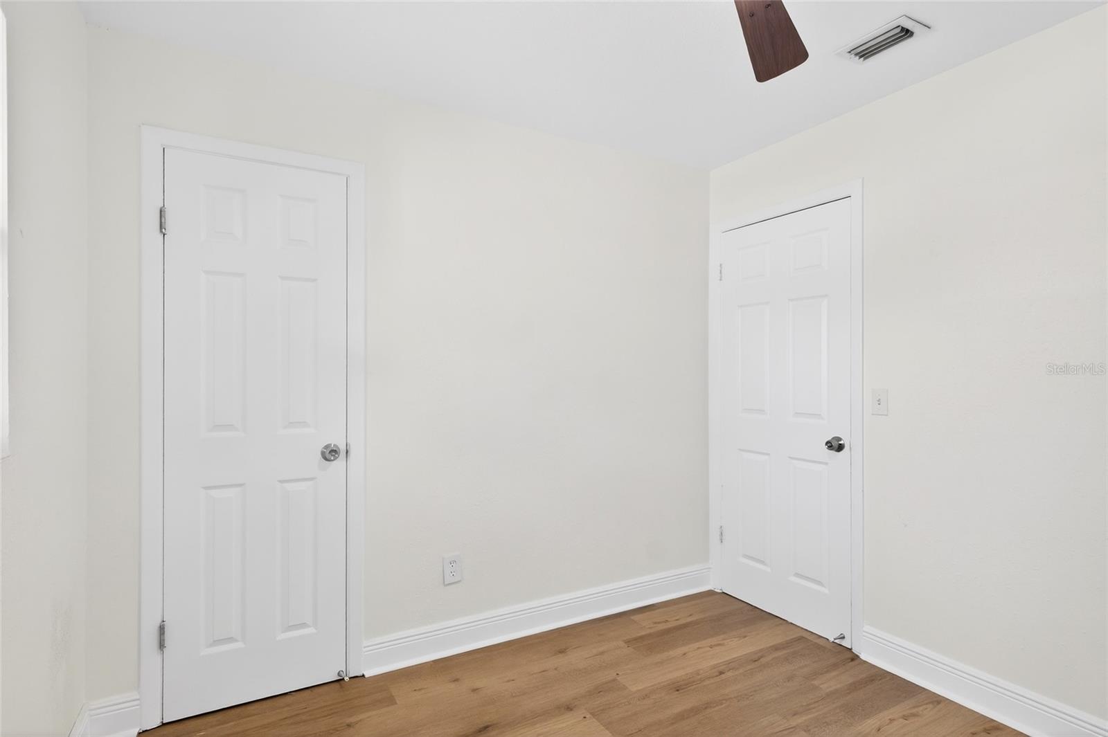 Image 25 of 33 For 4340 Rosehill Avenue