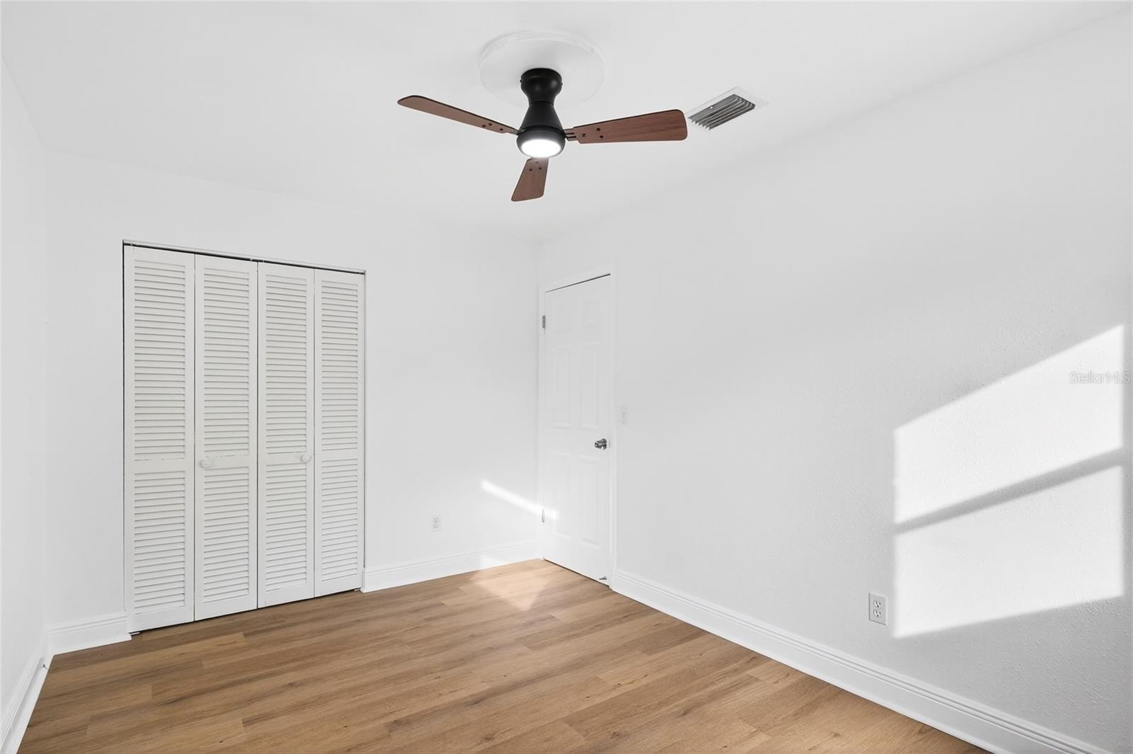 Image 27 of 33 For 4340 Rosehill Avenue