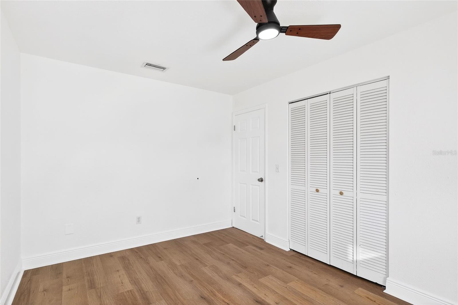 Image 29 of 33 For 4340 Rosehill Avenue