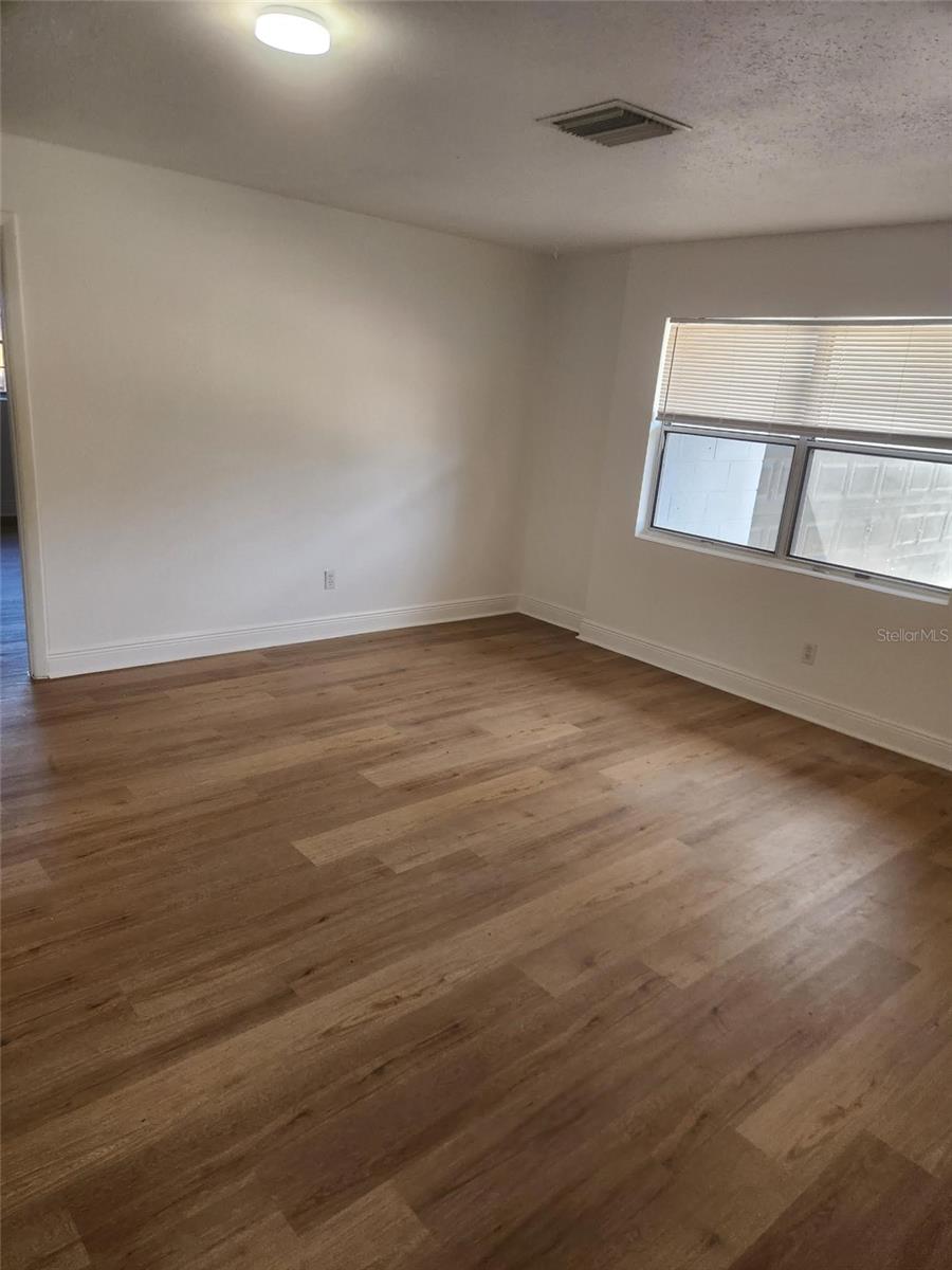 Image 3 of 8 For 4340 Rosehill Avenue