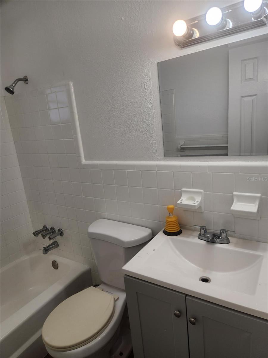 Image 7 of 8 For 4340 Rosehill Avenue