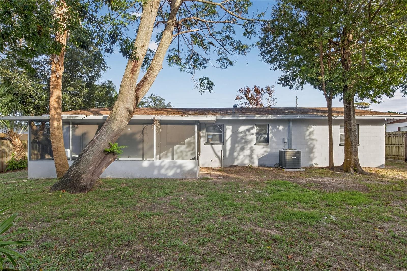 Image 9 of 33 For 4340 Rosehill Avenue