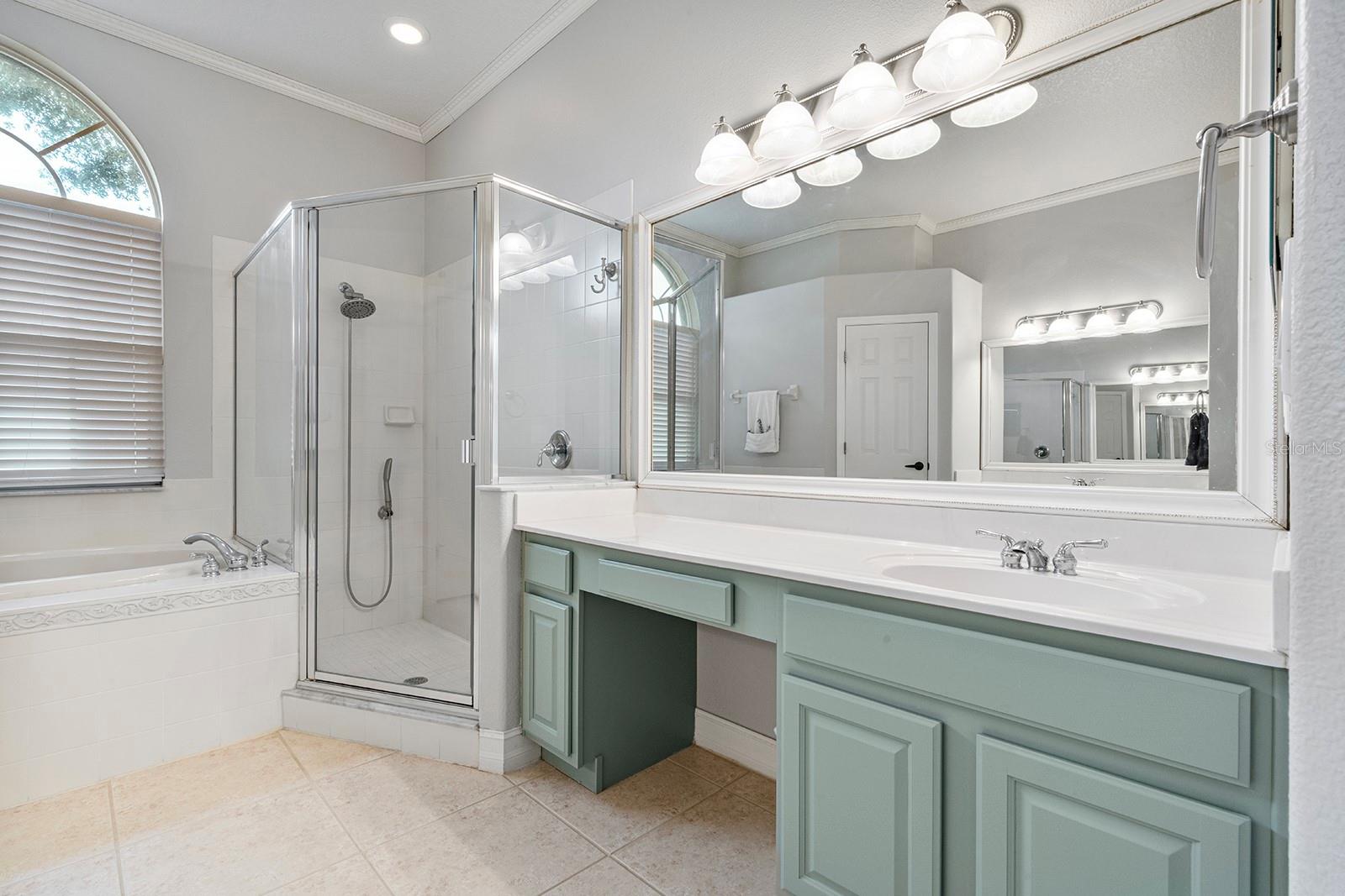 Image 25 of 52 For 5713 Oak Lake Trail