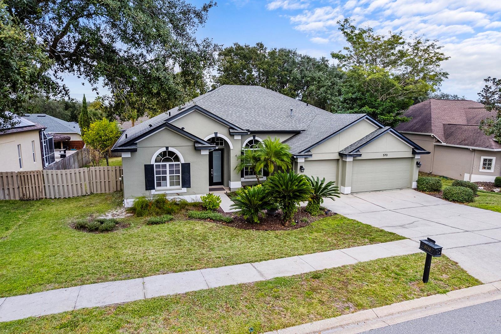 Image 36 of 52 For 5713 Oak Lake Trail