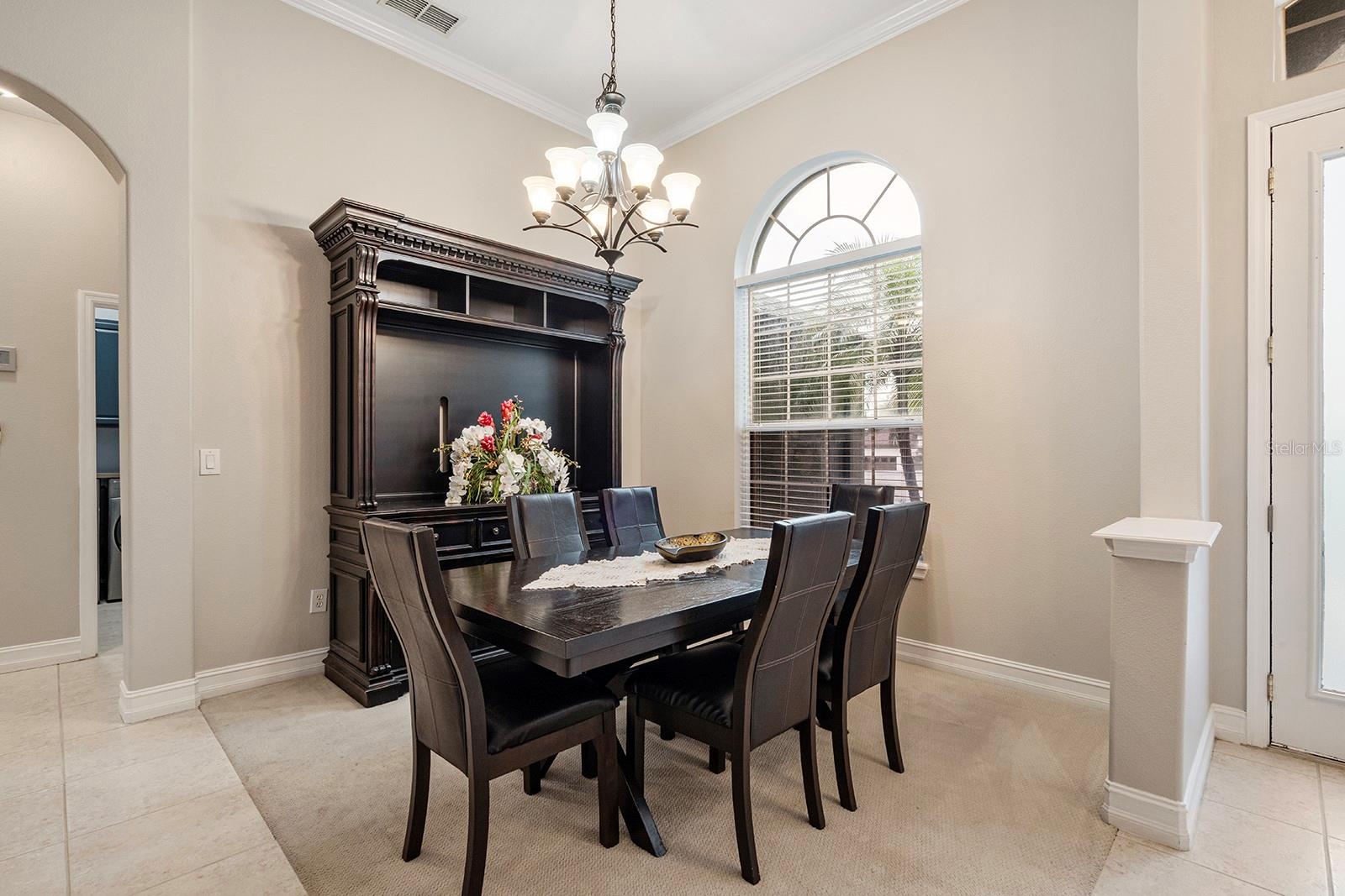 Image 7 of 52 For 5713 Oak Lake Trail