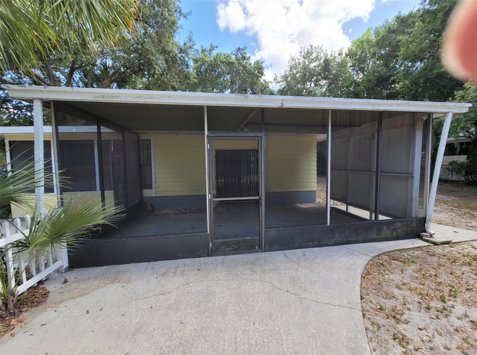 Image 15 of 39 For 3301 Woodlawn Avenue