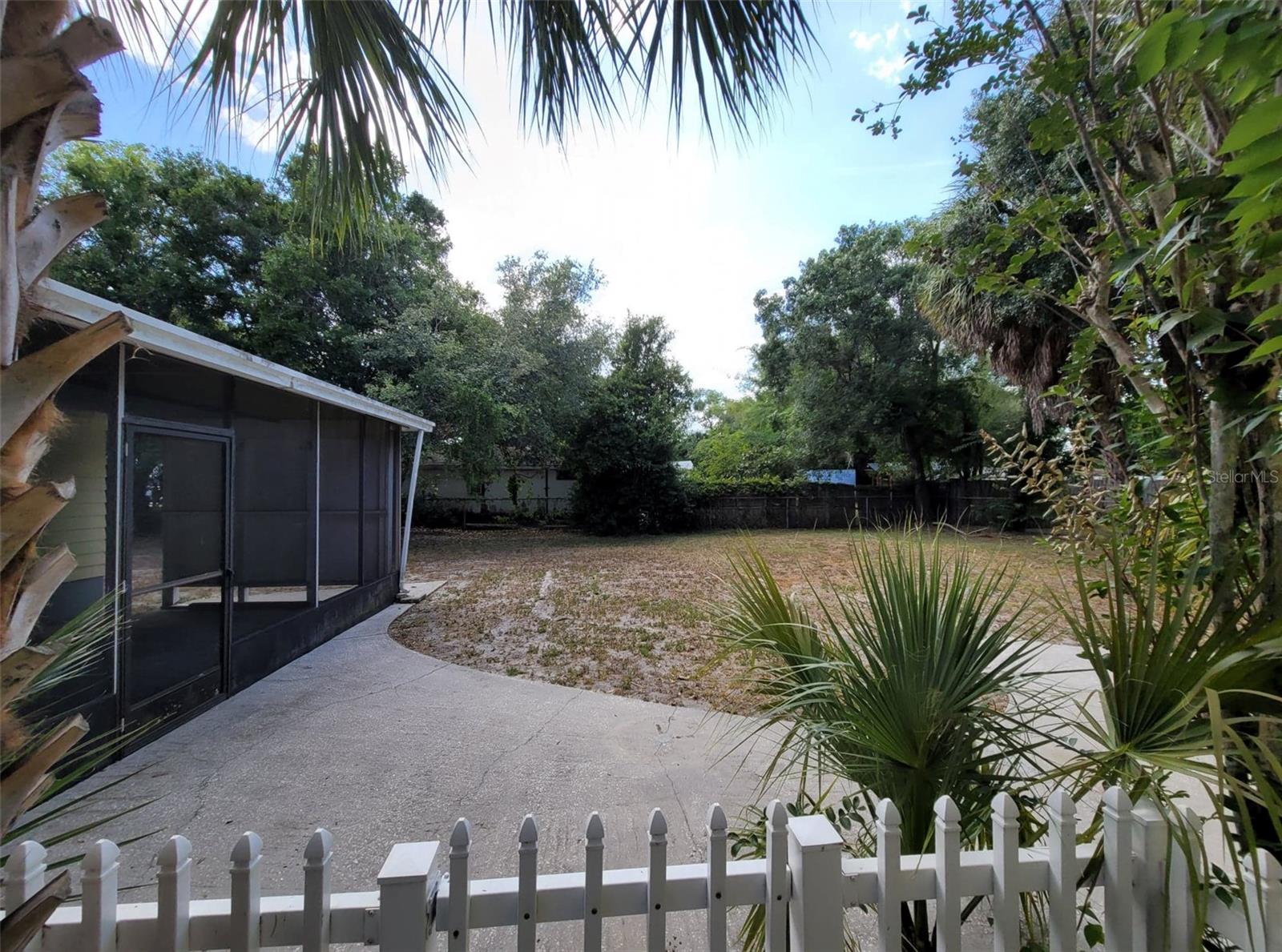 Image 17 of 39 For 3301 Woodlawn Avenue