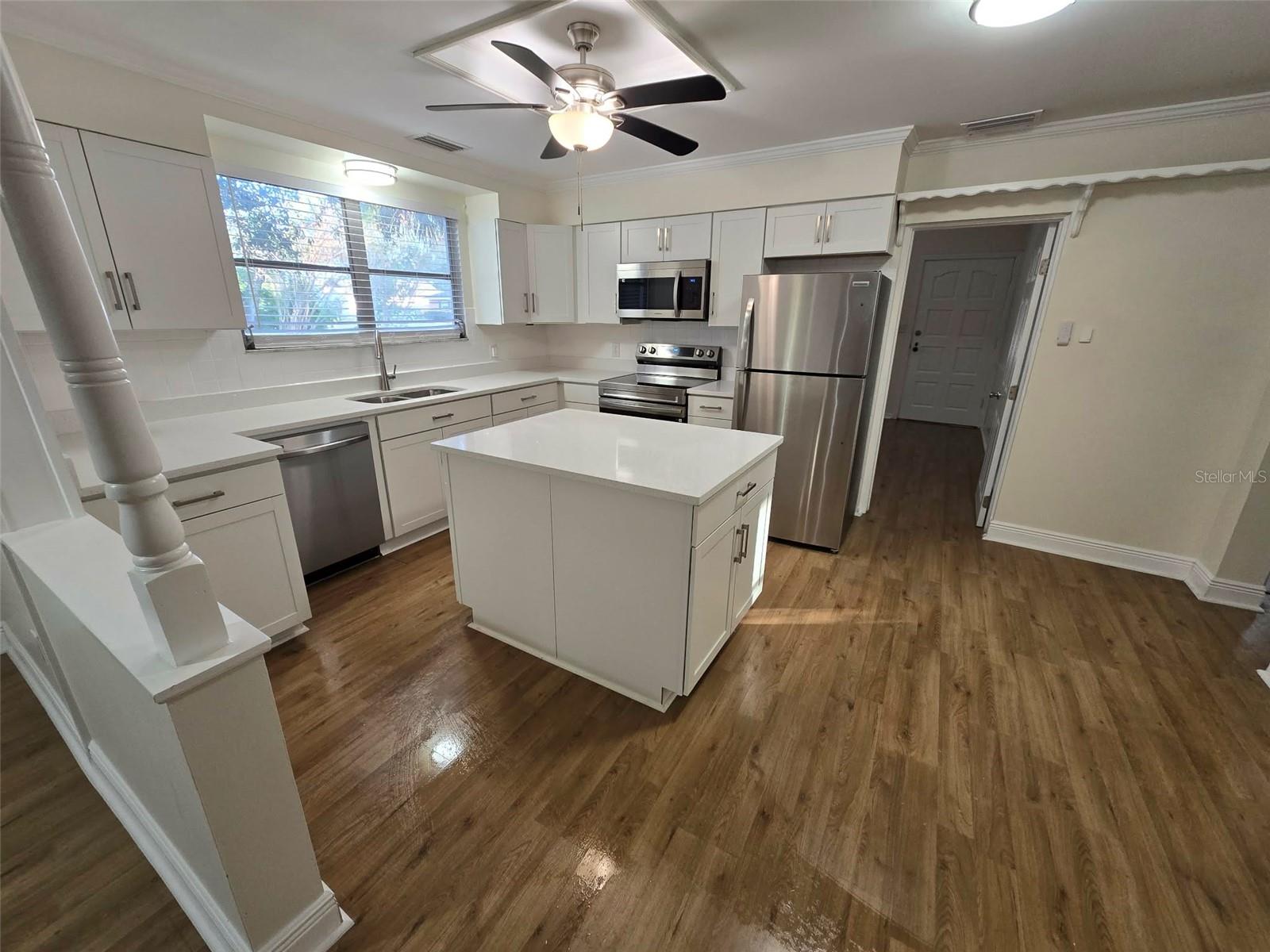 Image 4 of 39 For 3301 Woodlawn Avenue