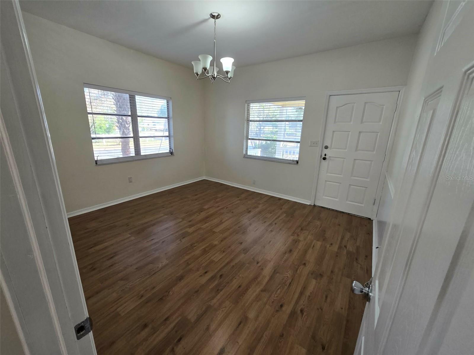 Image 7 of 39 For 3301 Woodlawn Avenue