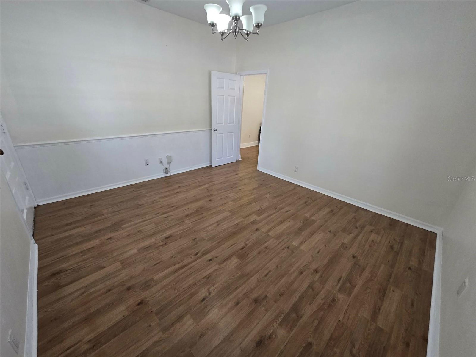 Image 8 of 39 For 3301 Woodlawn Avenue