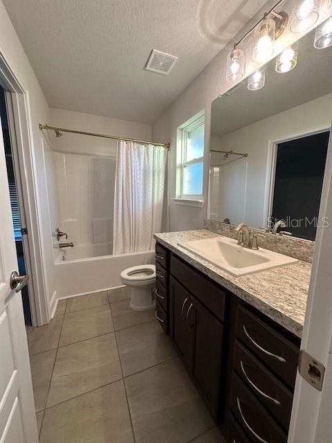 Image 12 of 13 For 208 Lagoon Mist Court