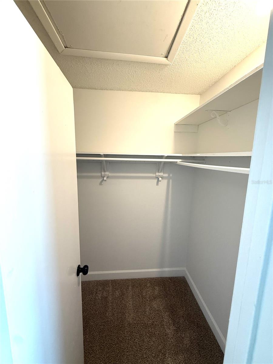 Image 18 of 19 For 376 Imperial Drive