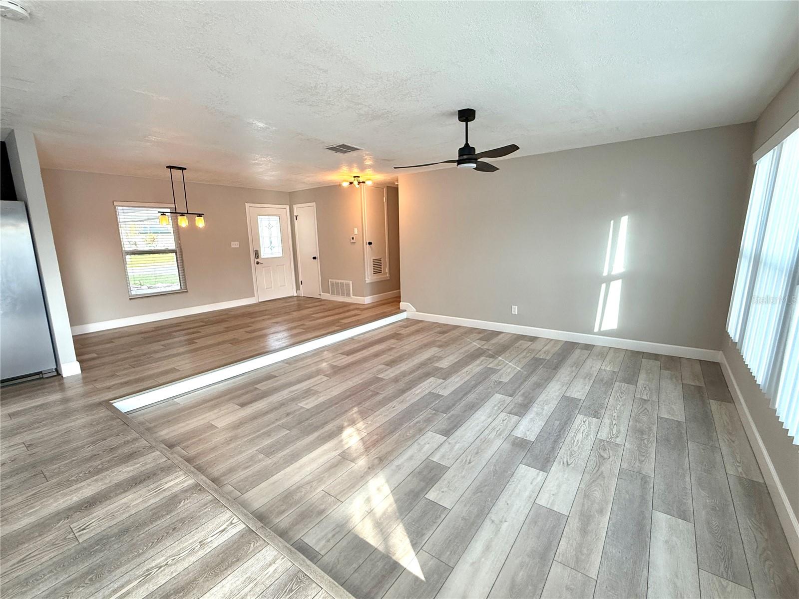 Image 2 of 19 For 376 Imperial Drive