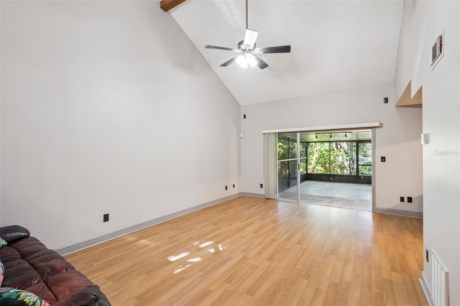 Image 11 of 52 For 4008 Maryland Place