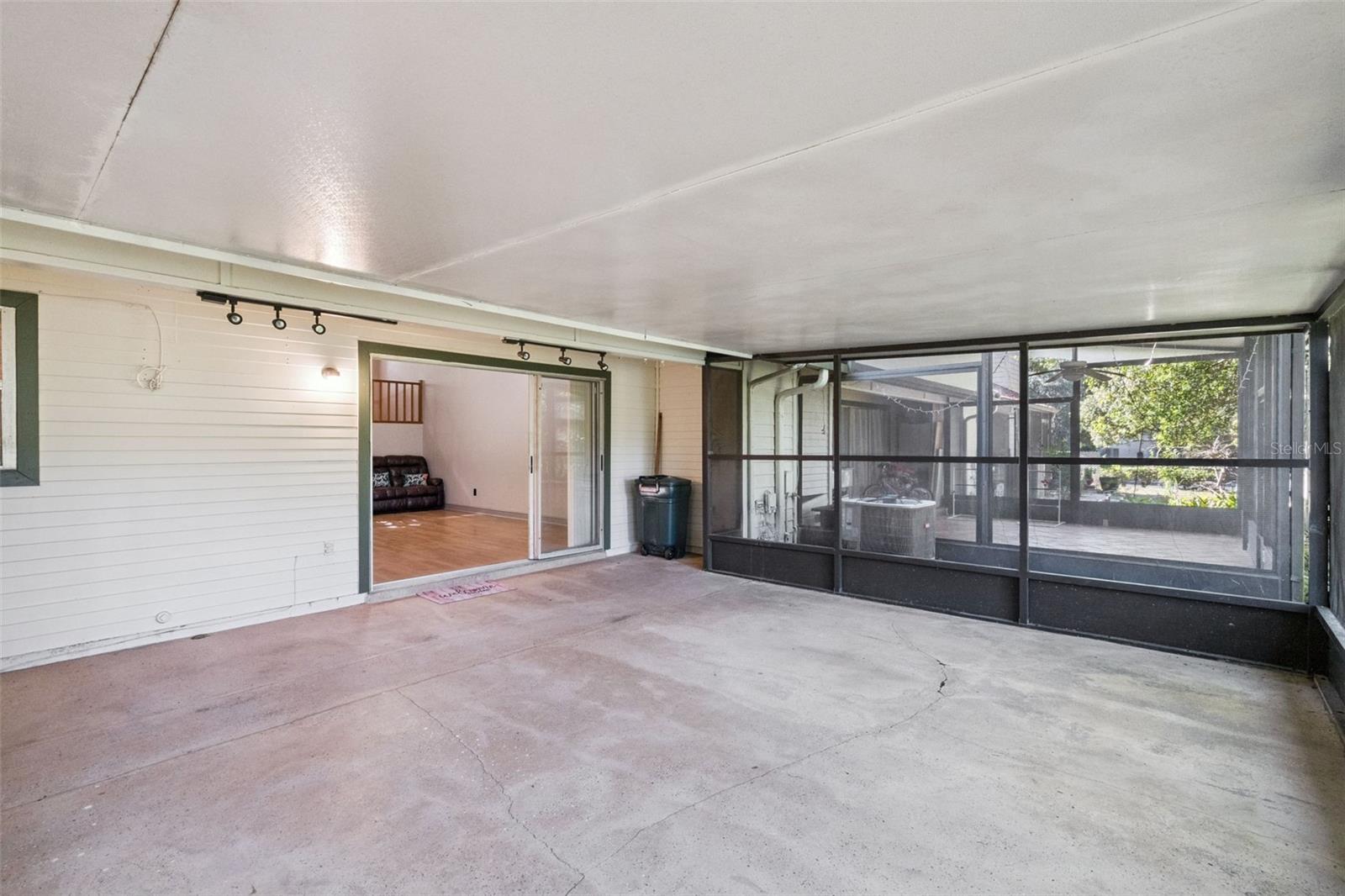 Image 32 of 52 For 4008 Maryland Place