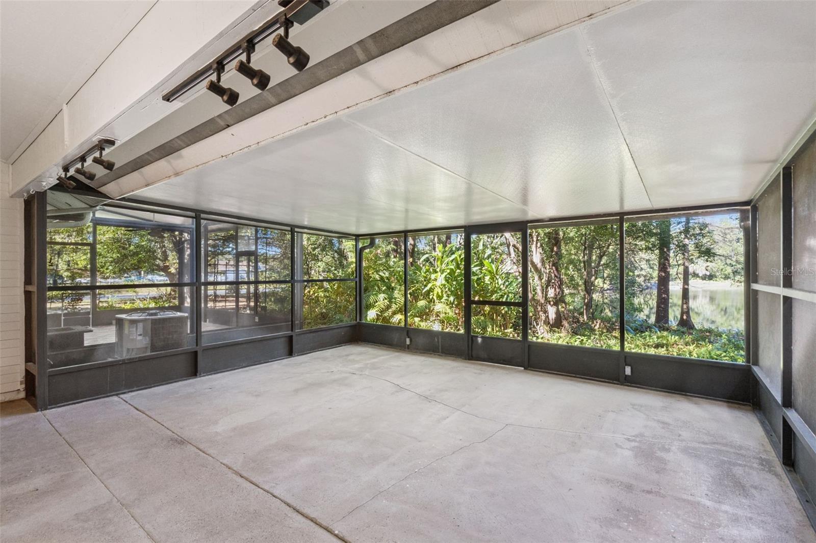 Image 34 of 52 For 4008 Maryland Place