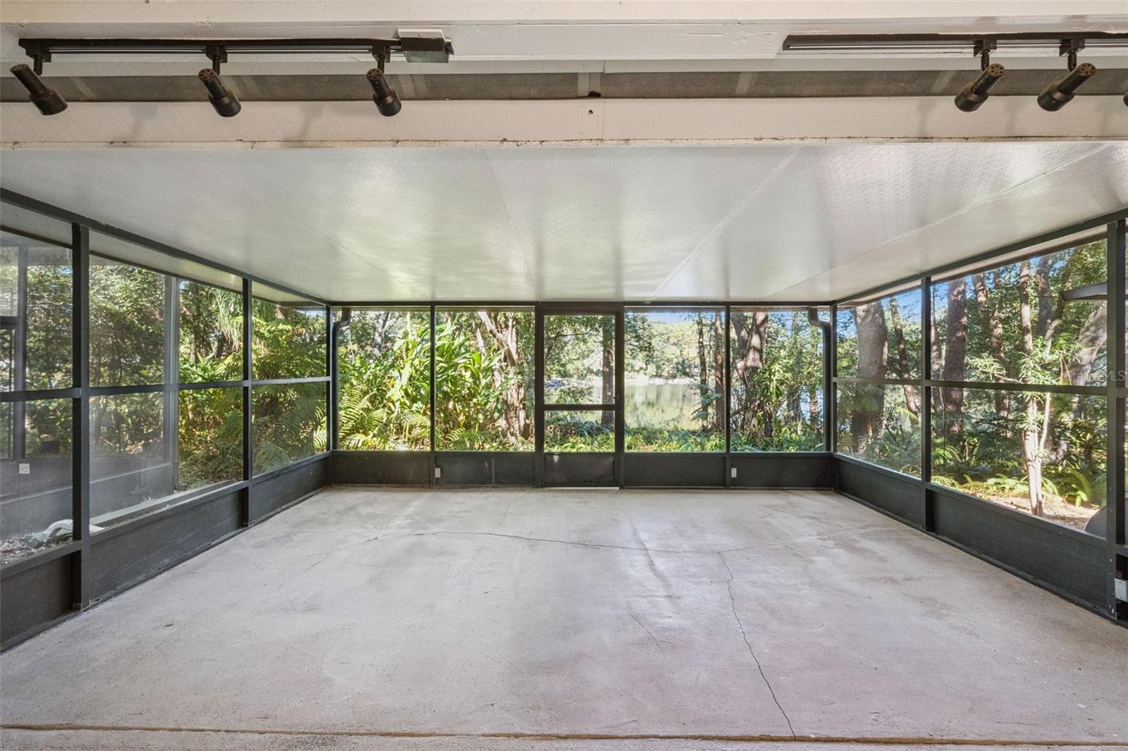 Image 35 of 52 For 4008 Maryland Place