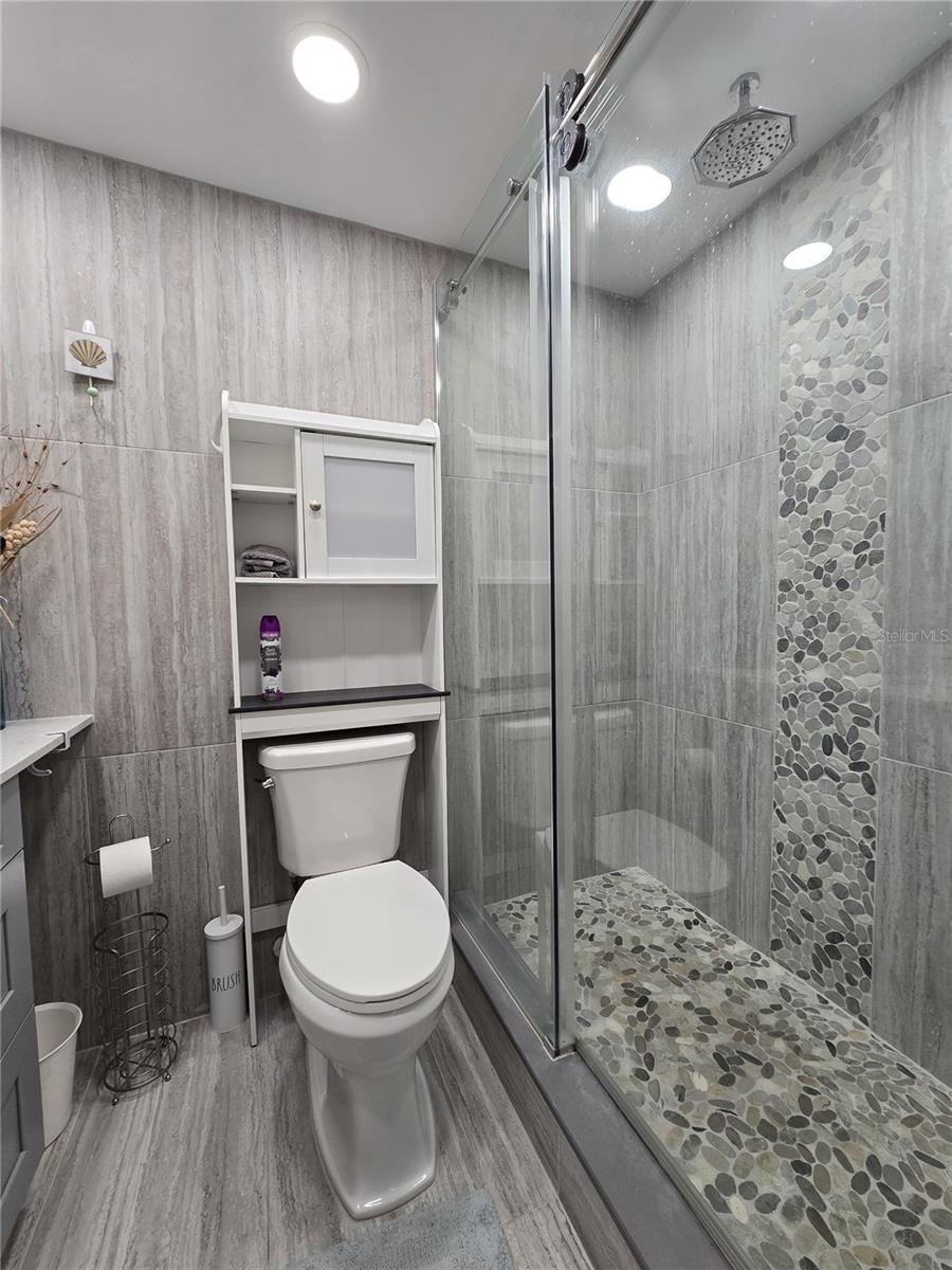 Image 17 of 32 For 935 Ocean Shore Boulevard 3040