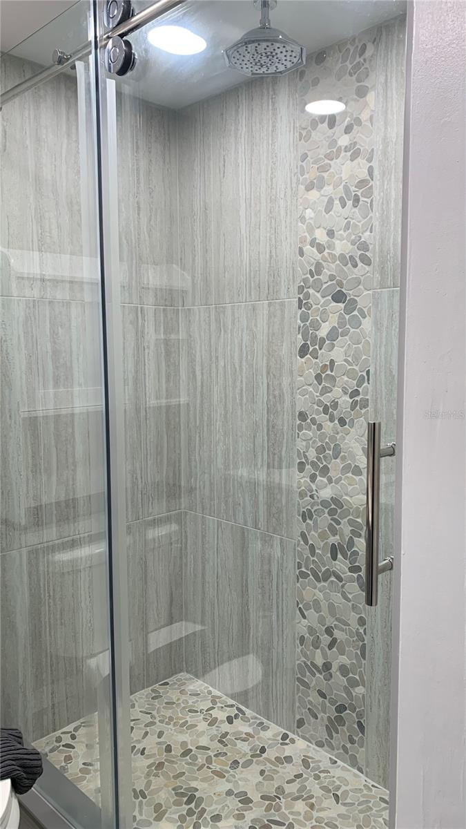 Image 20 of 32 For 935 Ocean Shore Boulevard 3040