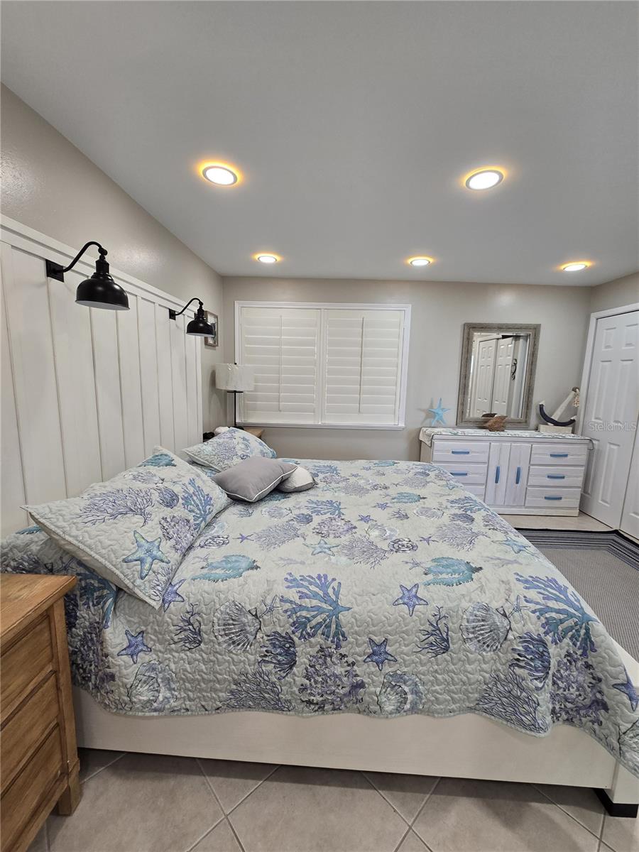 Image 25 of 32 For 935 Ocean Shore Boulevard 3040