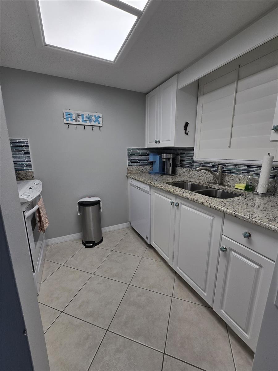 Image 8 of 32 For 935 Ocean Shore Boulevard 3040