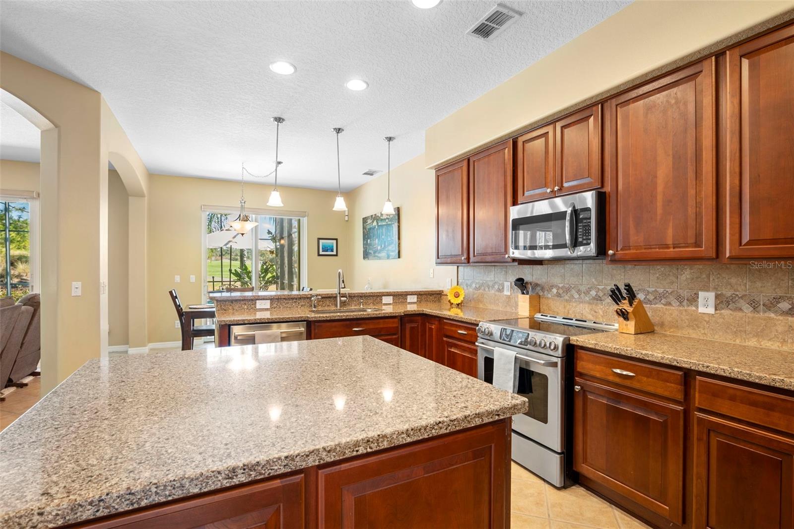 Image 17 of 76 For 9915 Marsh Pointe Drive