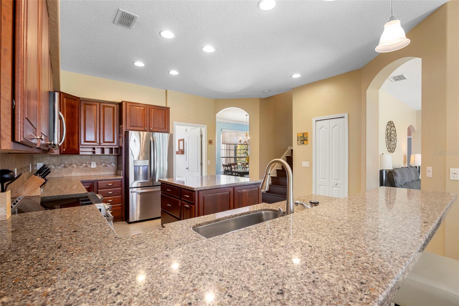 Image 18 of 76 For 9915 Marsh Pointe Drive