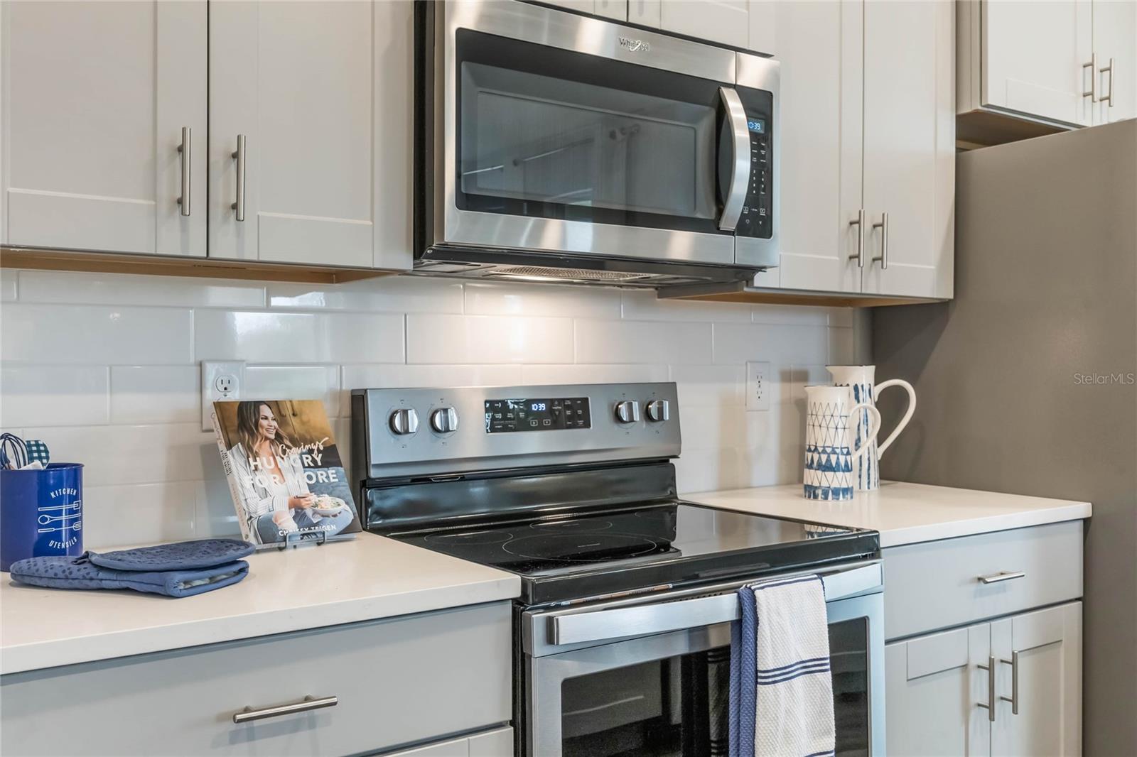 Image 12 of 61 For 2006 Walnut Creek Drive