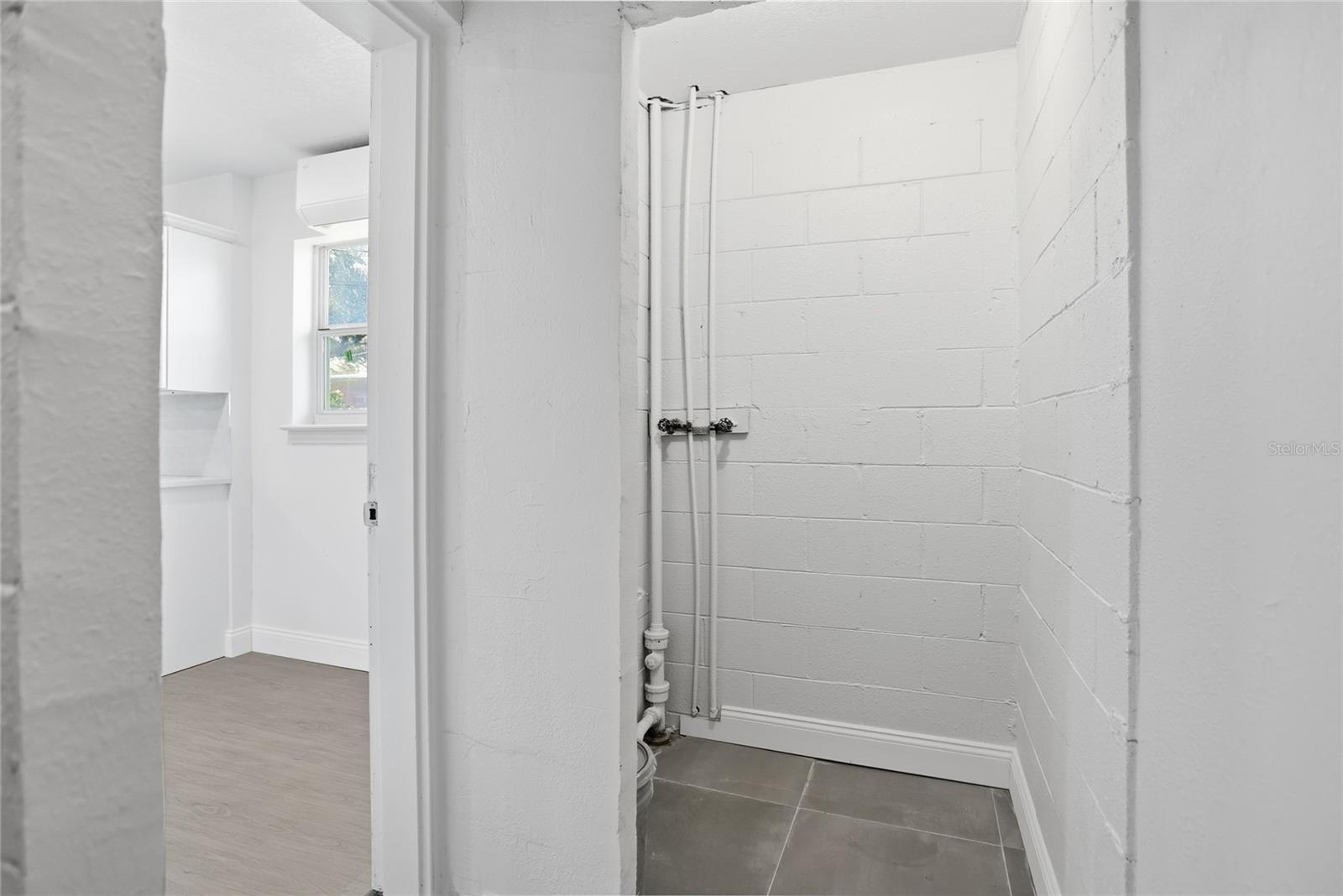 Image 17 of 23 For 526 Engel Drive