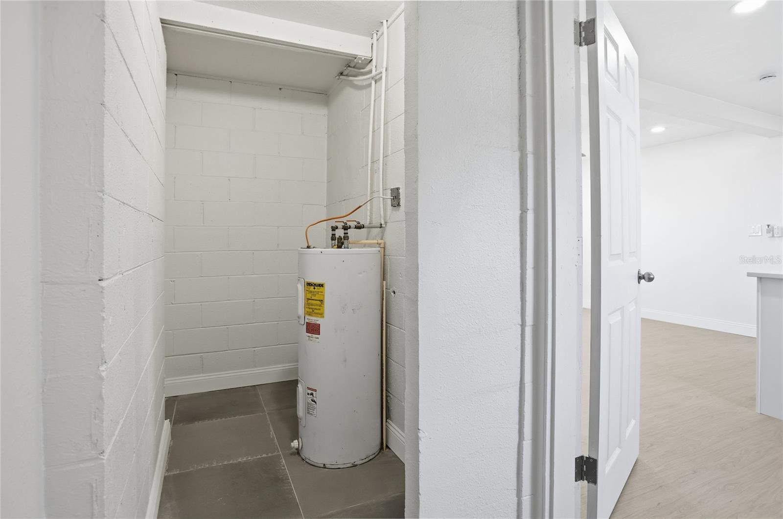 Image 18 of 23 For 526 Engel Drive