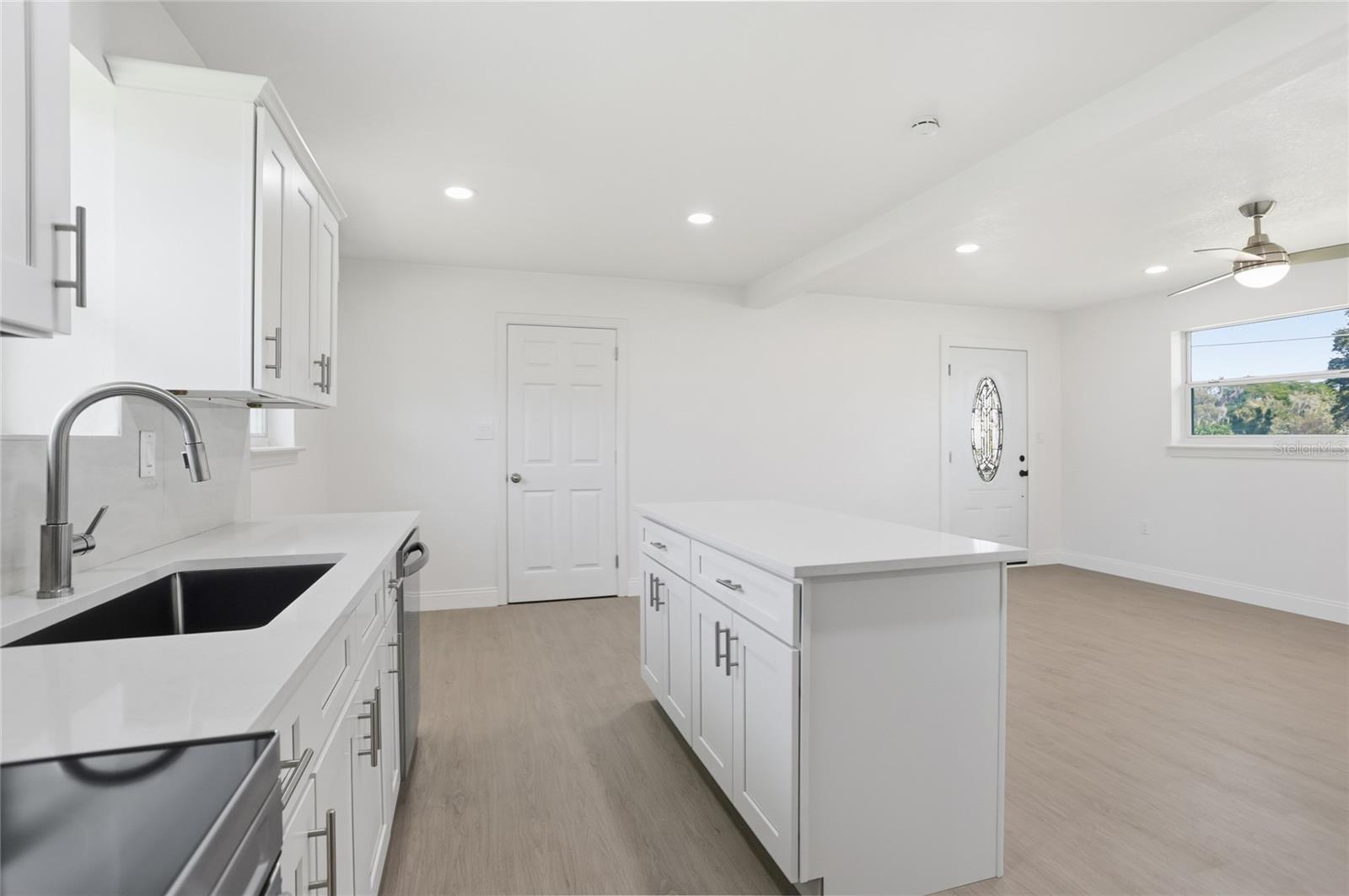 Image 7 of 23 For 526 Engel Drive