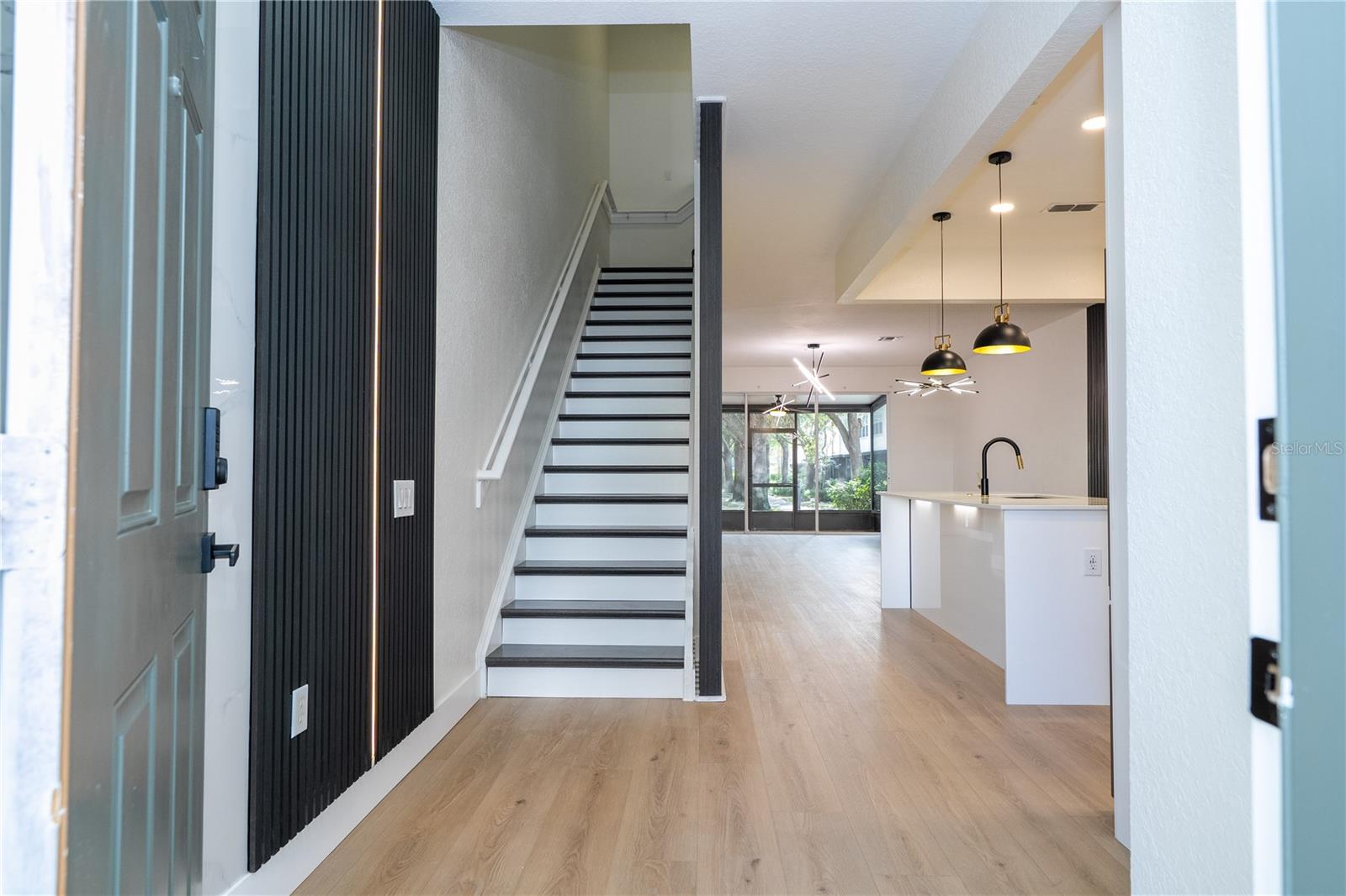 Image 2 of 32 For 7022 Cadiz Boulevard