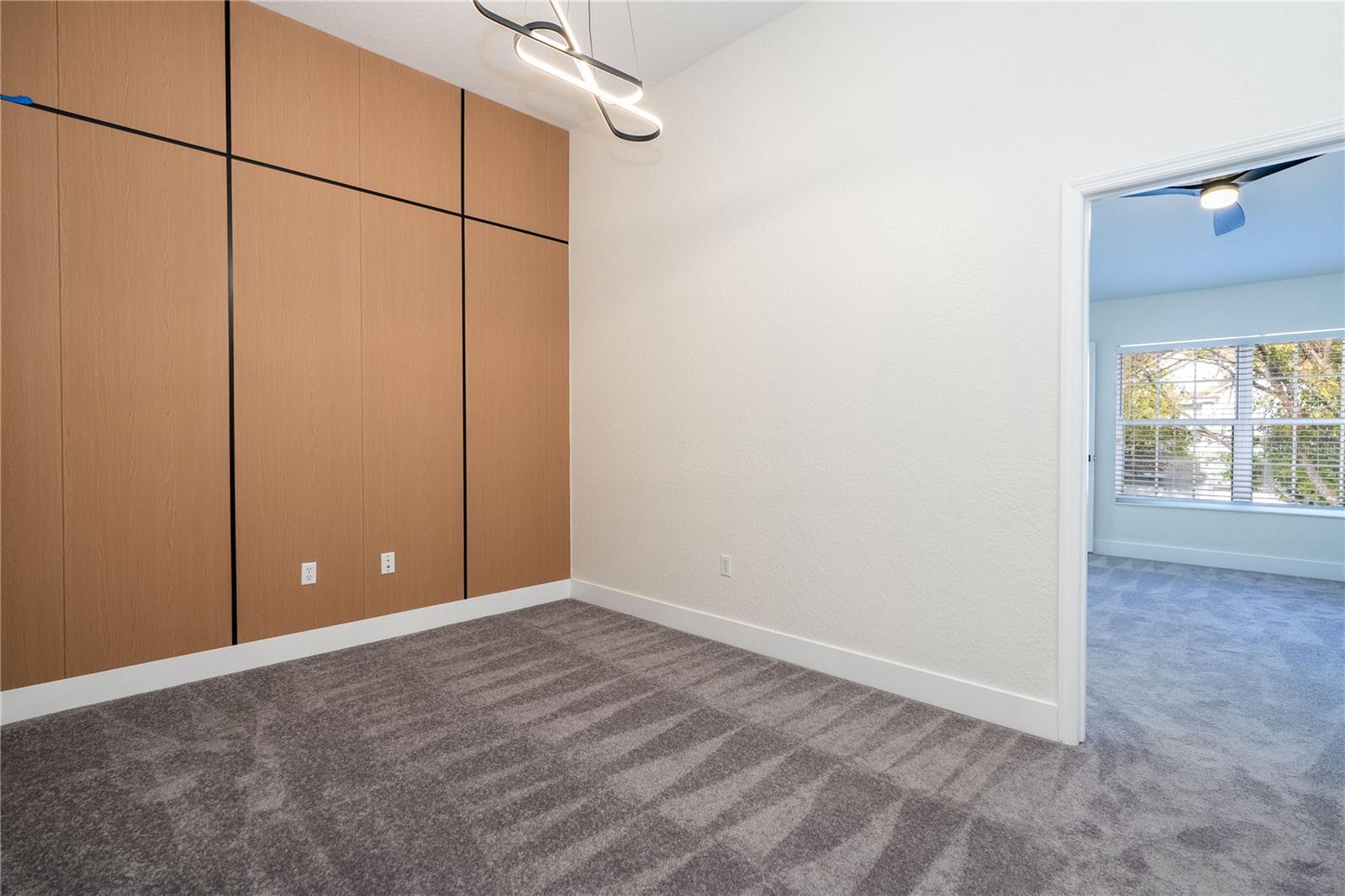 Image 24 of 32 For 7022 Cadiz Boulevard