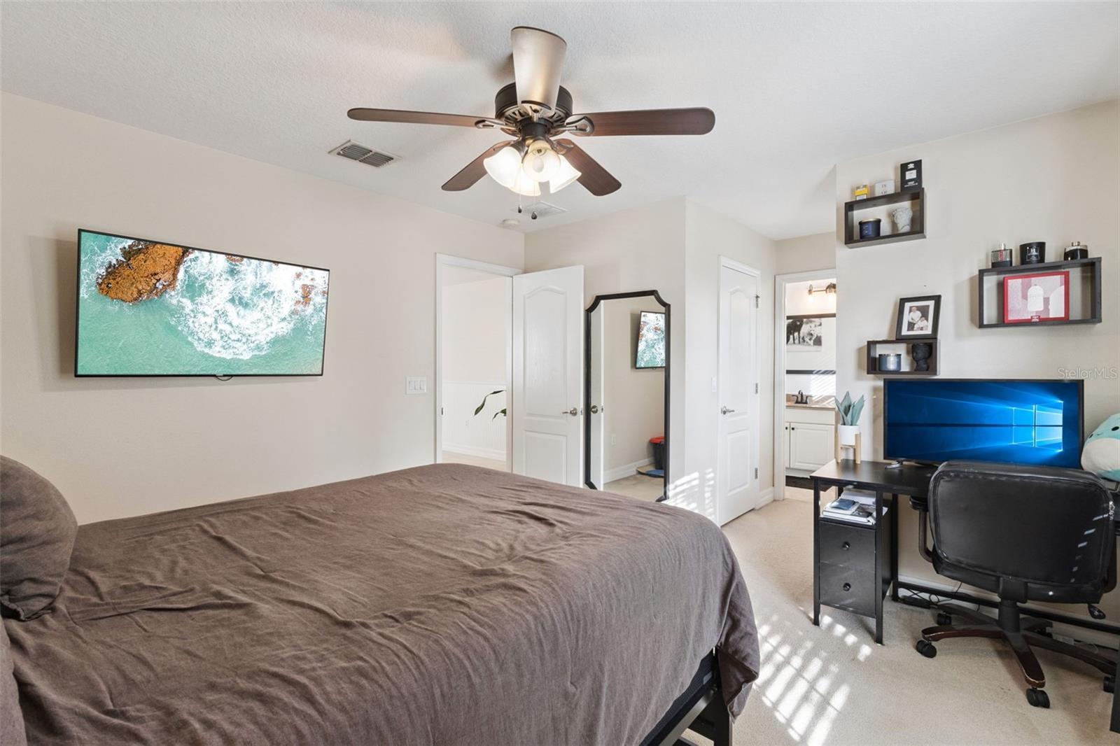 Image 26 of 45 For 287 Fallen Oak Court