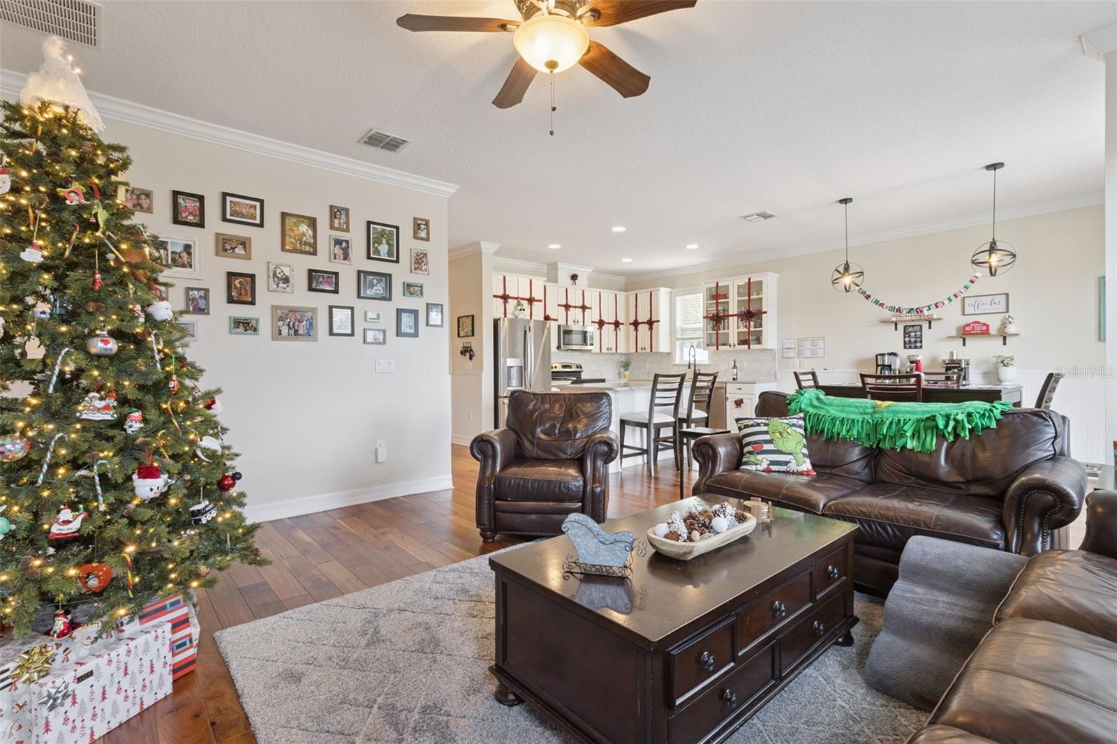 Image 3 of 45 For 287 Fallen Oak Court