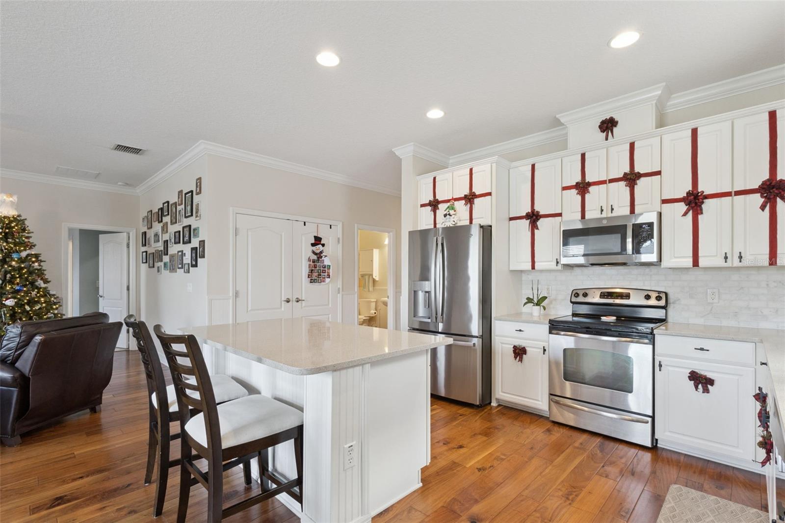 Image 7 of 45 For 287 Fallen Oak Court