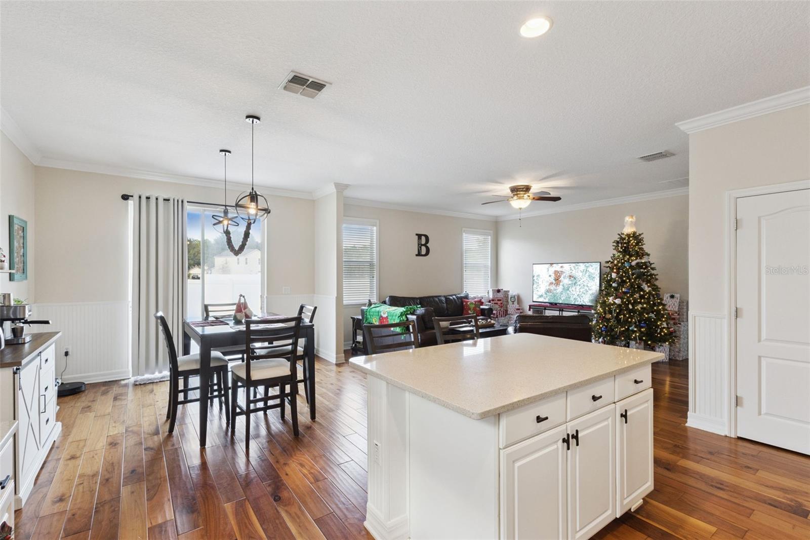 Image 9 of 45 For 287 Fallen Oak Court