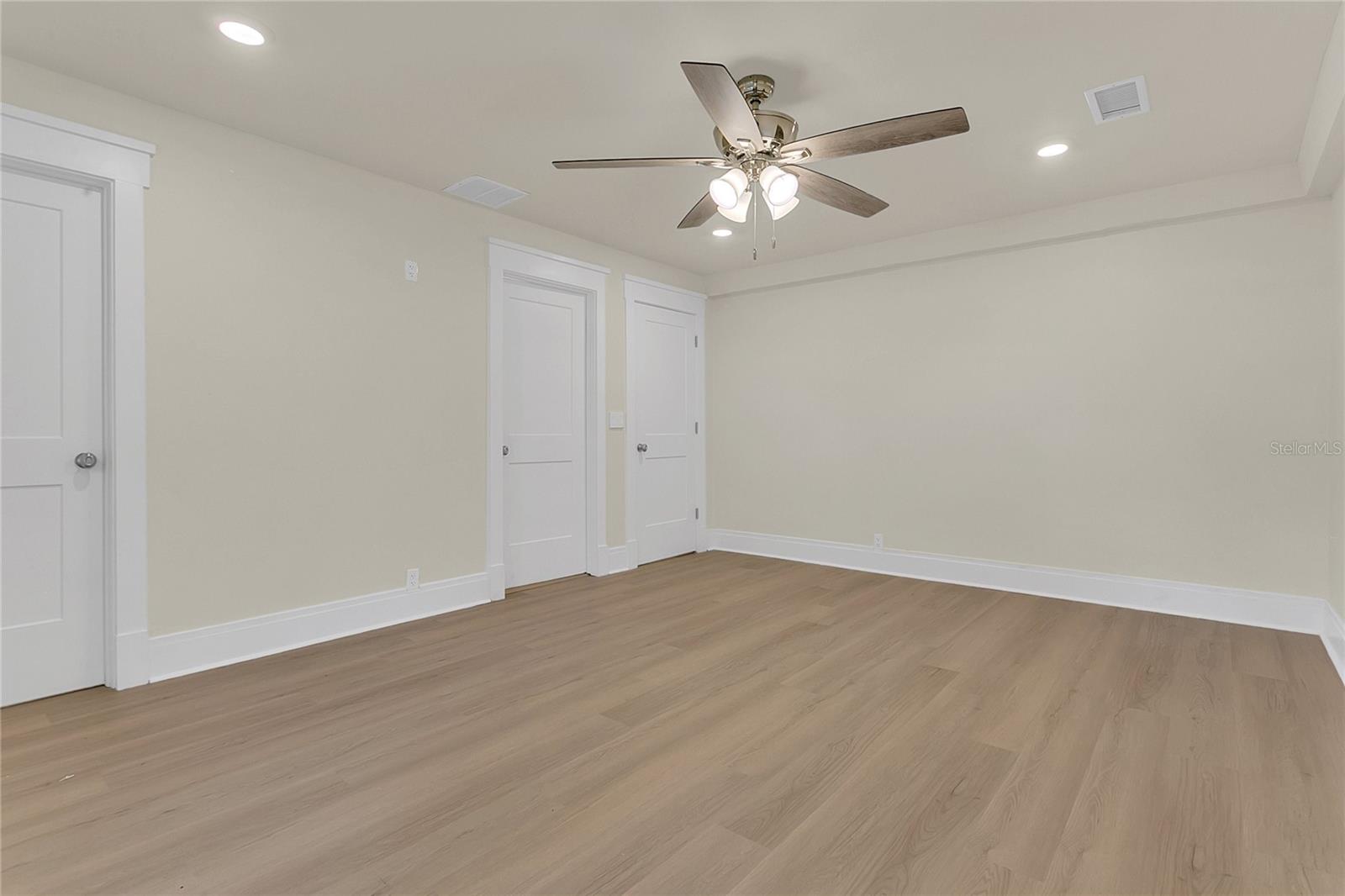 Image 11 of 26 For 226 Elliott Avenue