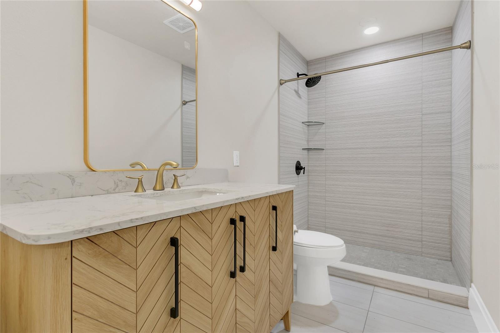 Image 12 of 26 For 226 Elliott Avenue