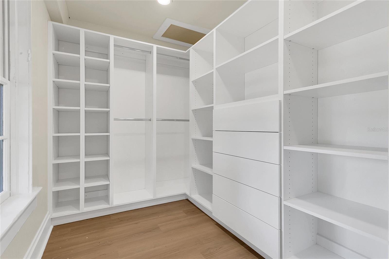 Image 13 of 26 For 226 Elliott Avenue