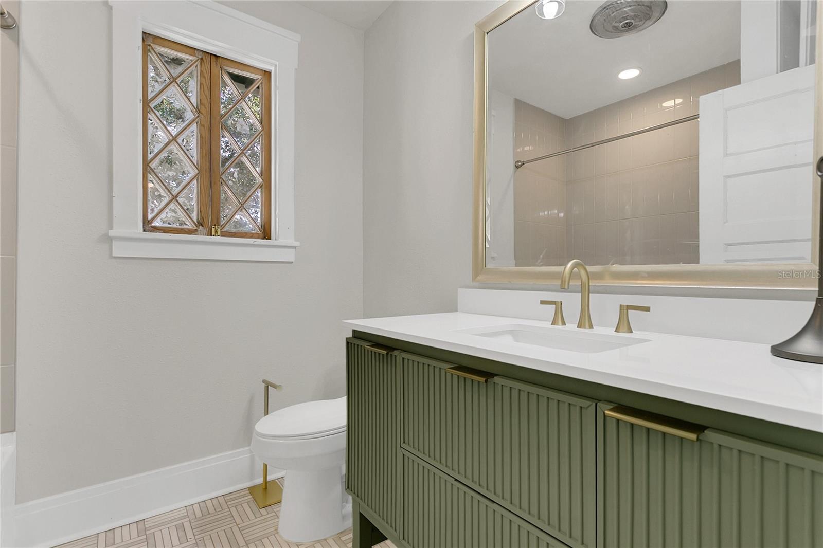 Image 18 of 26 For 226 Elliott Avenue