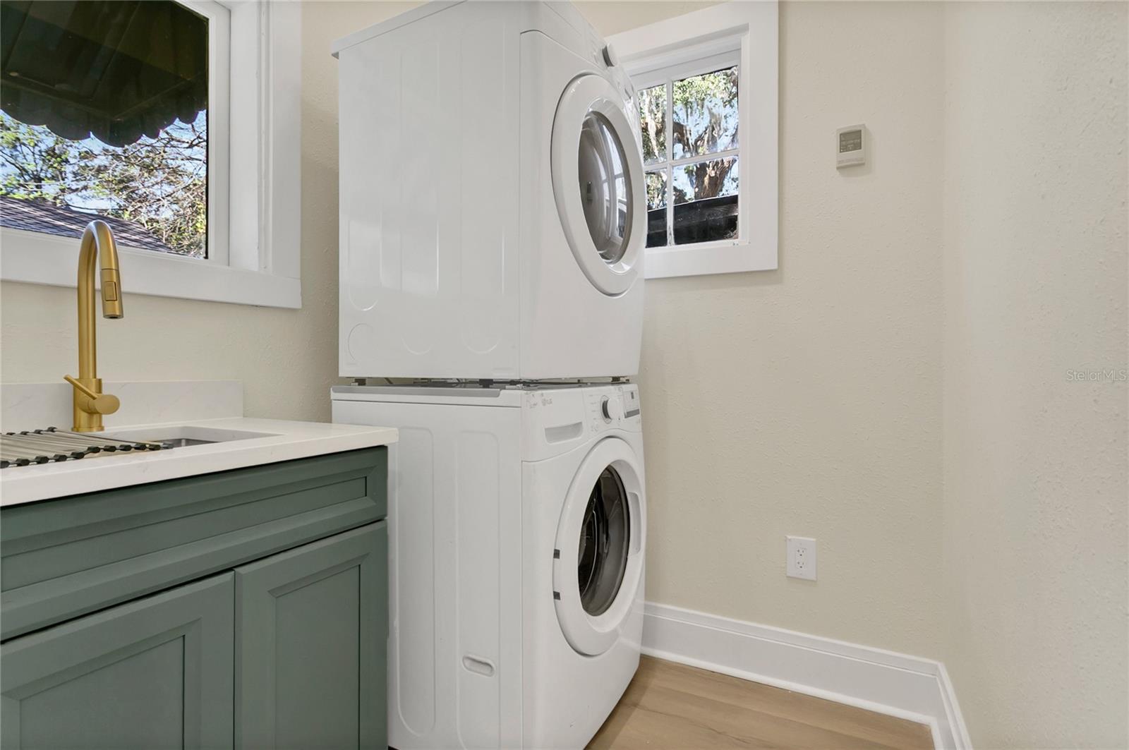 Image 19 of 26 For 226 Elliott Avenue