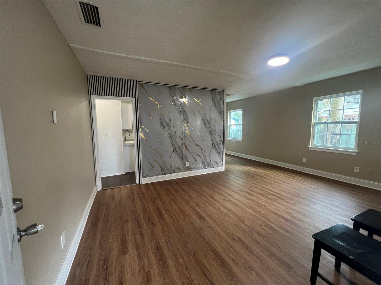 Image 2 of 13 For 3539 Kingston Street