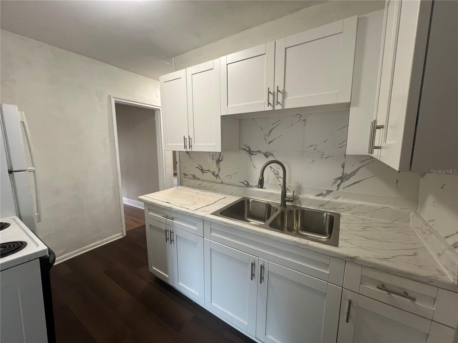 Image 6 of 13 For 3539 Kingston Street