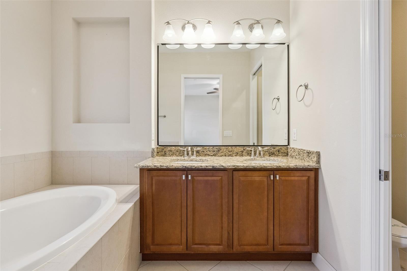 Image 24 of 35 For 13783 Benavente Avenue